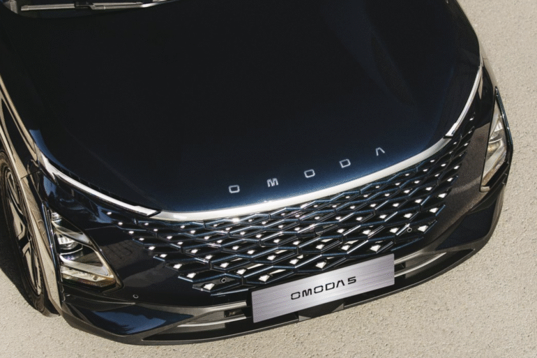 Omoda 5 - front pojazdu